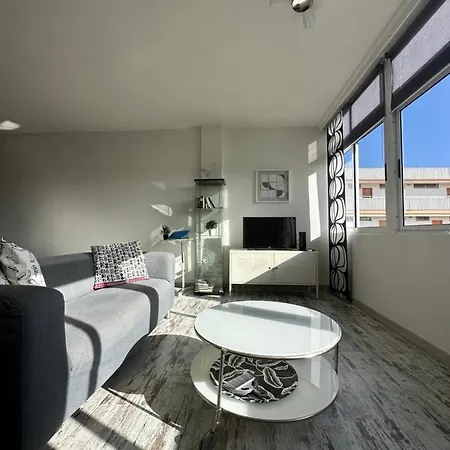 With A View - Playa Del Ingles, Taidia 플라야 델 잉글스