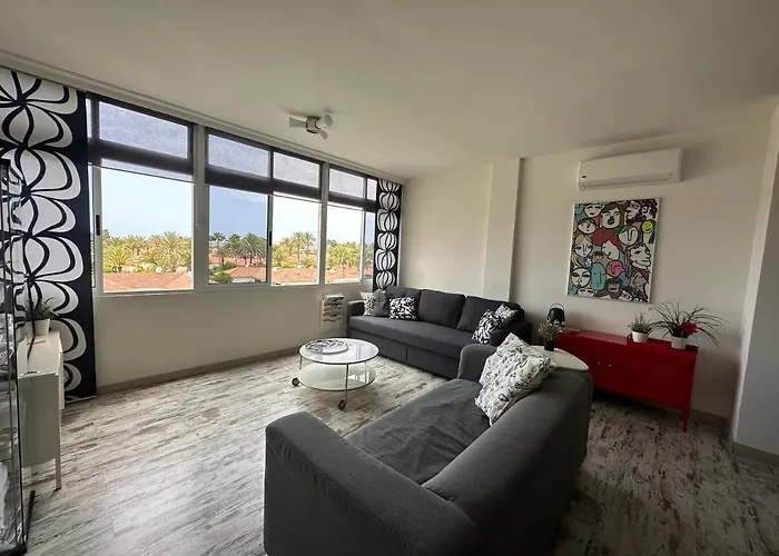 With A View - Playa Del Ingles, Taidia פלאייה דל אינגלז