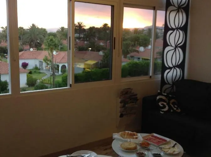 With A View - Playa Del Ingles, Taidia * Playa del Ingles (Gran Canaria)