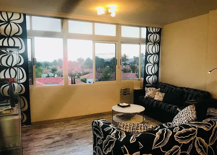 With A View - Playa Del Ingles, Taidia بلايا ديل إنغلز