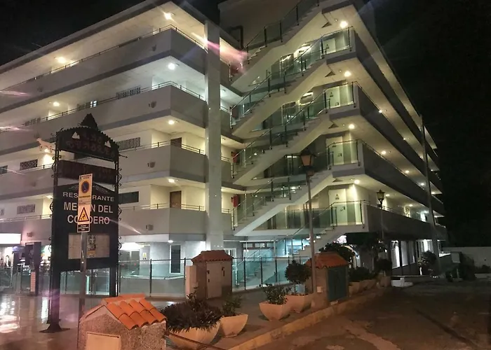 With A View - Playa Del Inglés, Taidia